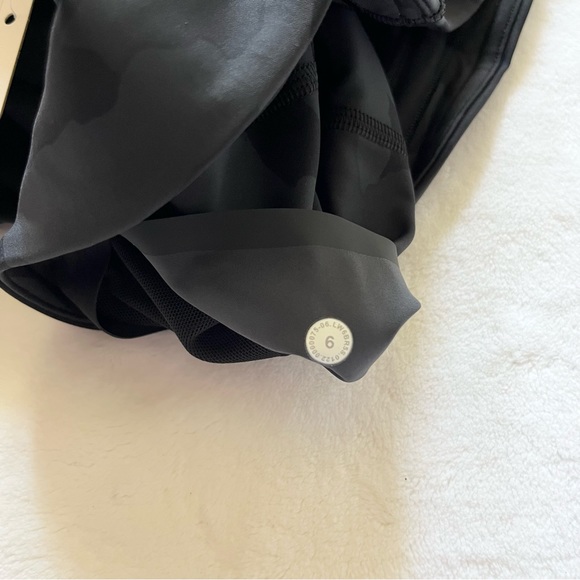 Lululemon Black Camo Base Pace High Rise 23” Leggings - Picture 4 of 4